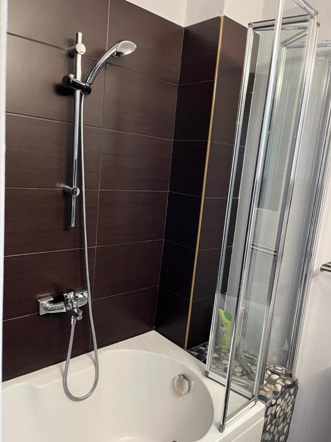 Sun Escape, Appart Renove Climatise 3 Pieces 4-6 Pers, 350M De La Plage Marsella Exterior foto
